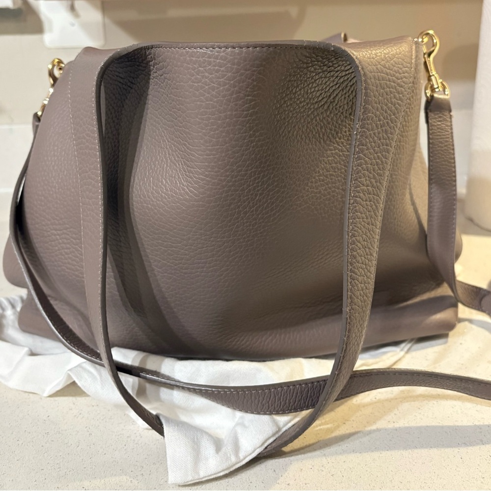 Cuyana 13” System Tote with laptop sleeve and adjustable strap - Picture 10 of 14